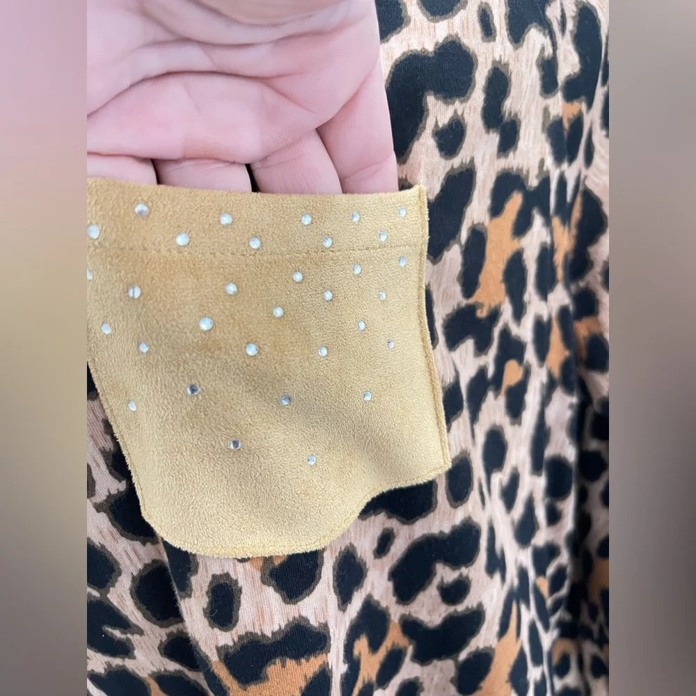 Quacker Factory Leopard Shirt - Picture 2 of 5